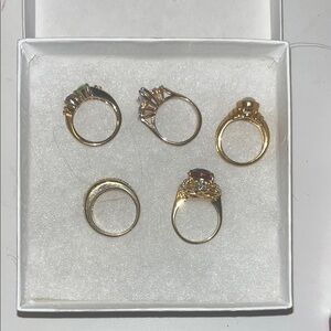 Elegant Gold and Red Gemstone Ring Set